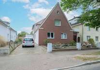 Haus zum Kaufen in Bad Schwartau 495.000 € 250.05 m²