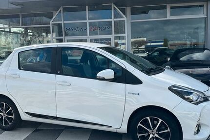 Toyota Yaris 29.211 km 14.888 &euro; Bad Oldesloe 23843