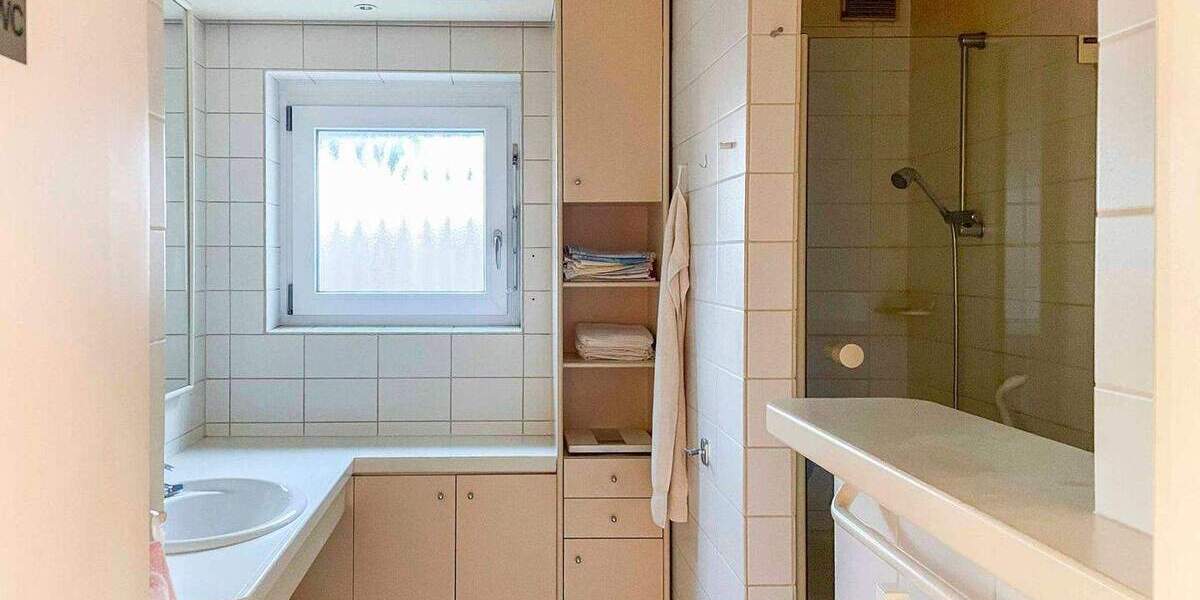 Altersgerecht leben mit Komfort - modernes Bad, praktische Küche, Nähe zur Stadt und gut angebunden 5 zimmer