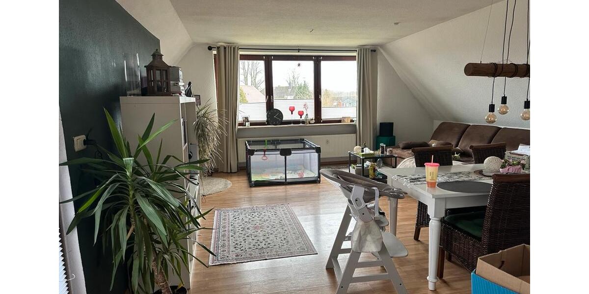 Dachgeschoßwohnung Reinfeld (Holstein) - 4 Zimmer, 100 m&sup2;, 1.000&euro; | Angebot:25269352