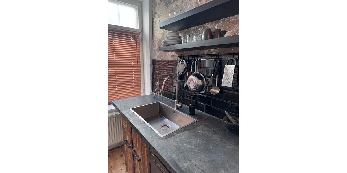 Etagenwohnung Lübeck Innenstadt - 2 Zimmer, 110 m&sup2;, 700&euro; | Angebot:25419605