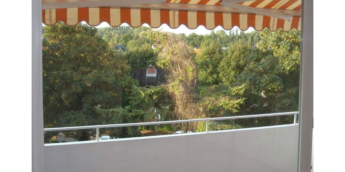 Sehr schöne, gut geschnittene und ruhige 2-Zimmer-Wohnung mit Balkon in St. Jürgen 2 zimmer