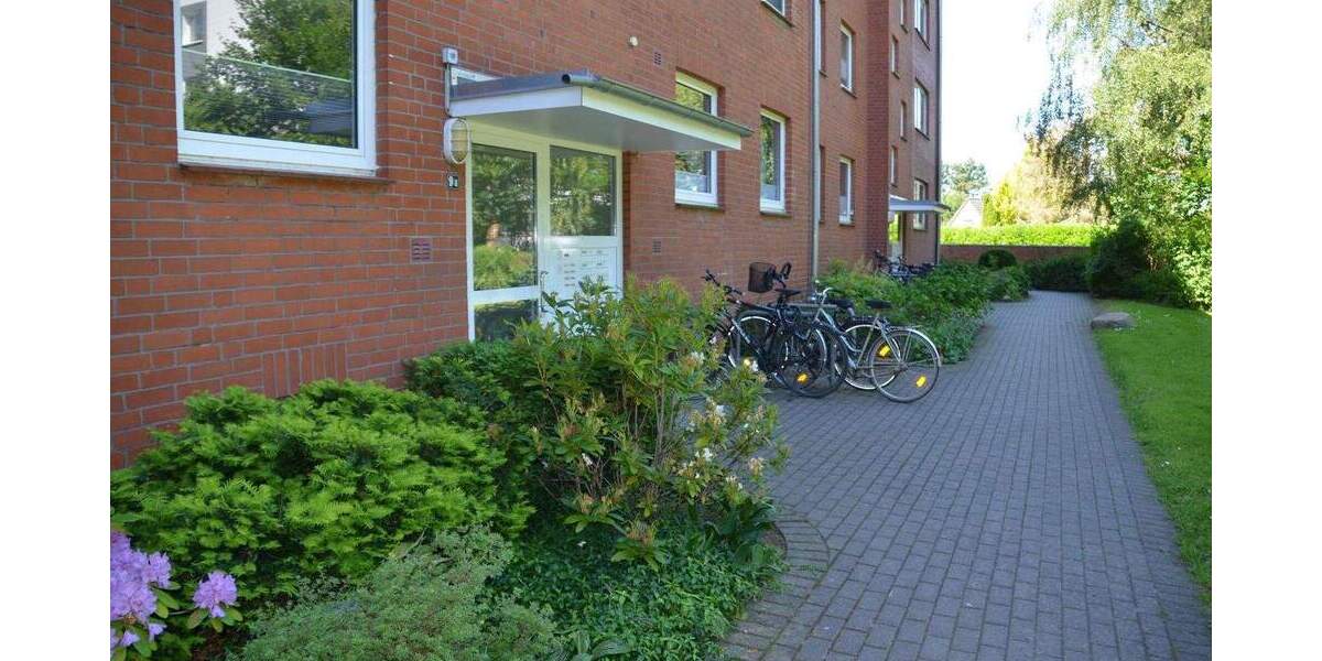 Sehr schöne, gut geschnittene und ruhige 2-Zimmer-Wohnung mit Balkon in St. Jürgen 2 zimmer