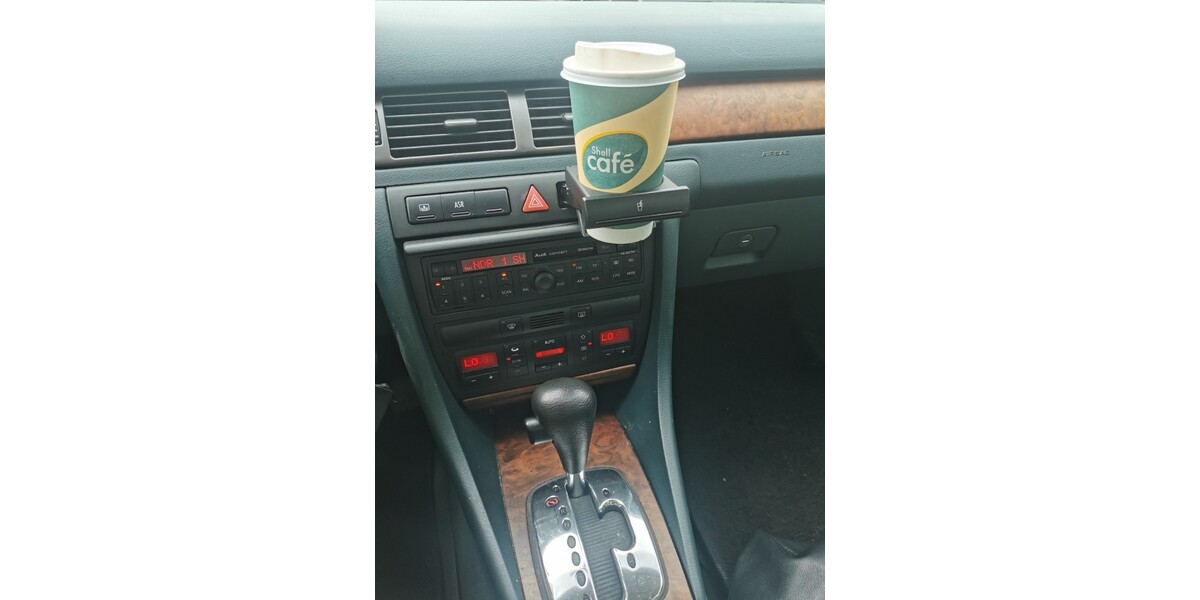 Audi A6 122.800 km 2.500 &euro; Lübeck 23539