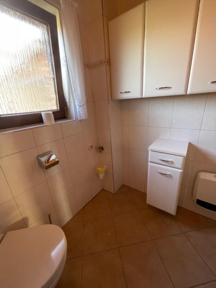 Kleines Einfamilienhaus in dörflicher Idylle