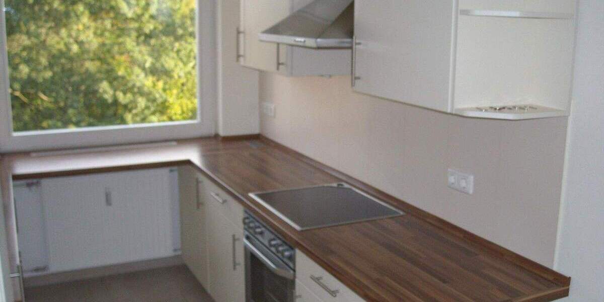 Sehr schöne, gut geschnittene und ruhige 2-Zimmer-Wohnung mit Balkon in St. Jürgen 2 zimmer