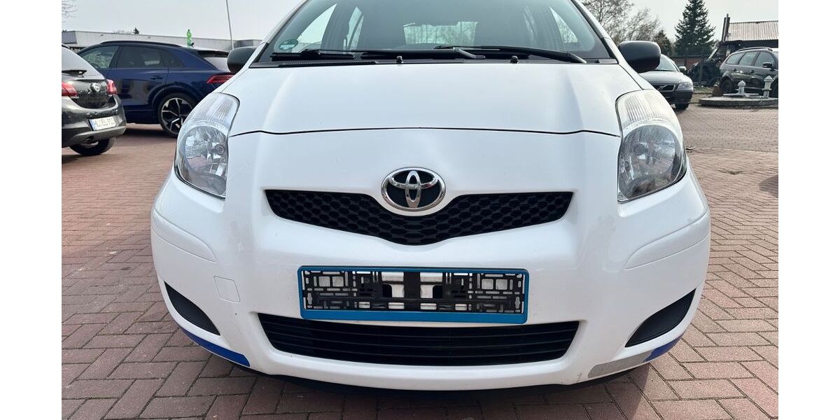Toyota Yaris 270.000 km 2.800 &euro; Lübeck 23560