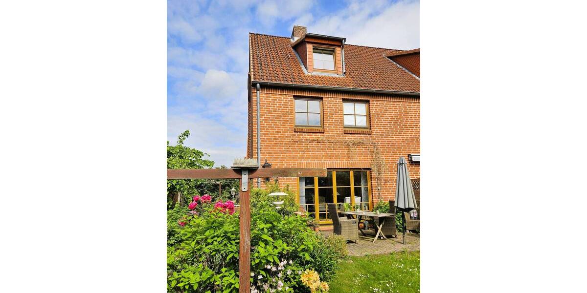 Reihenendhaus Reinfeld - 6 Zimmer, 121 m&sup2;, 370.000&euro; | Angebot:25815046