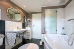 Hochwertiges Wohnhaus mit zusätzlicher Wohneinheit im Gewerbegebiet von Bad Schwartau