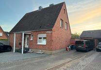 Freistehendes Haus in Bad Oldesloe mit Baugrundstück zu verkaufen
