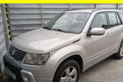 Suzuki Grand Vitara 165.005 km 6.350 &euro; Lübeck 23556