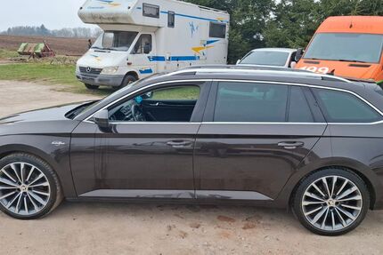Skoda Superb 314.500 km 8.999 &euro; Klein Gladebrügge 23795