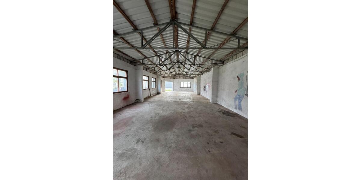 HallenLagerraum mit 140 m² zu vermieten zimmer