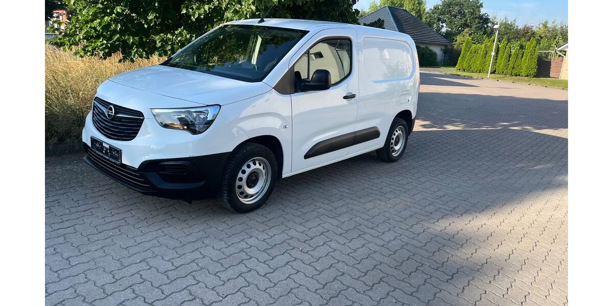 Opel Combo 111.053 km 7.980 &euro; Bad Schwartau 23611