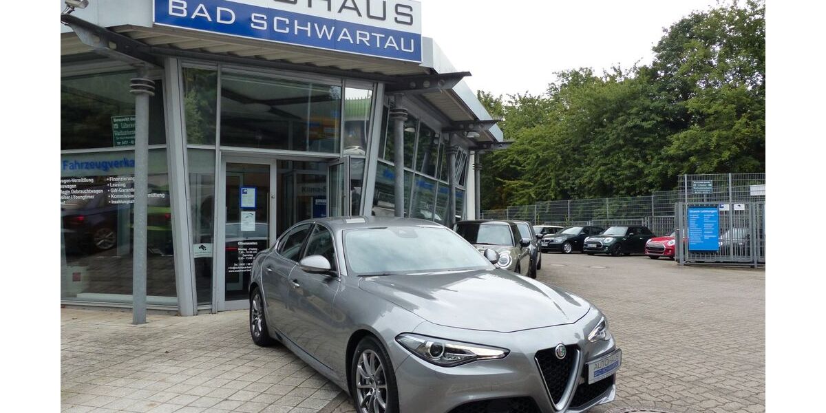 Alfa Romeo Giulia 60.900 km 19.950 &euro; Bad Schwartau 23611