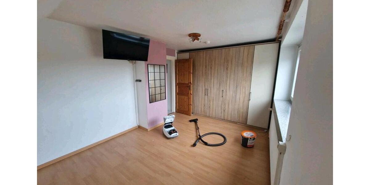 Etagenwohnung Ahrensbök - 3 Zimmer, 110 m&sup2;, 1.200&euro; | Angebot:26649683