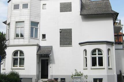 Schöne u. große 2,5 Zi. Altbauwohnung in Gerichtsnähe 2 zimmer