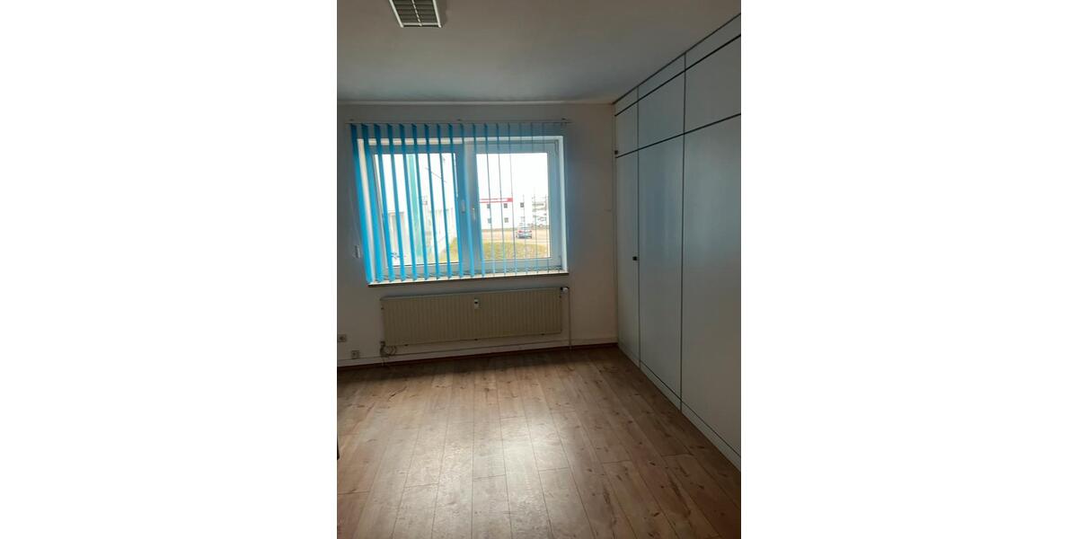Gewerbeobjekt Lübeck Sankt Lorenz Nord - 9&euro; | Angebot:26188019