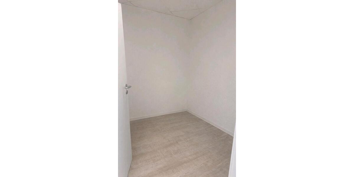 Gewerbeobjekt Lübeck Sankt Lorenz Nord - 300&euro; | Angebot:25353076