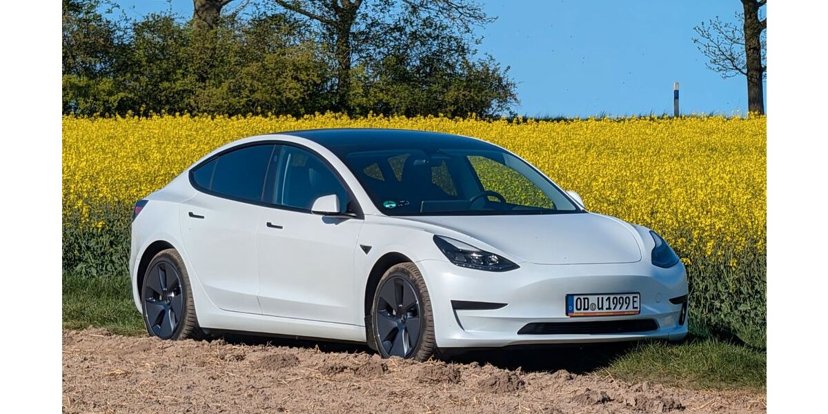 Tesla Model 3 63.000 km 26.200 &euro; Bad Oldesloe 23843