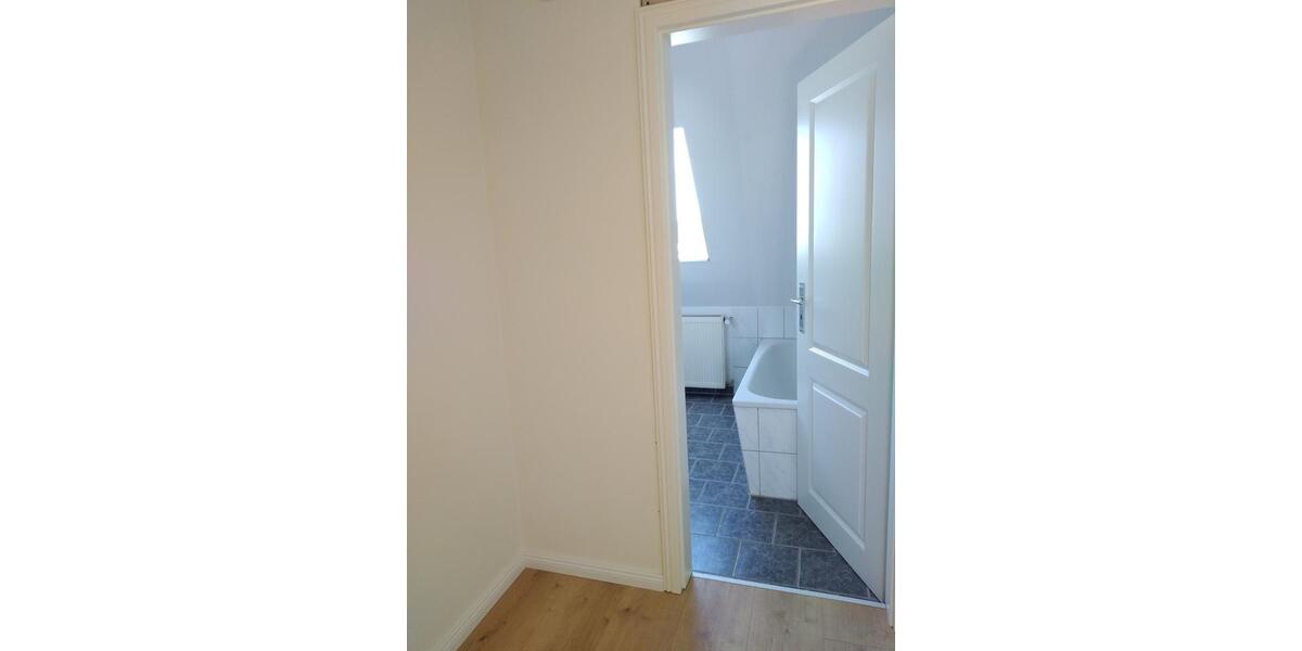 Dachgeschoßwohnung Bad Segeberg - 3 Zimmer, 74 m&sup2;, 799&euro; | Angebot:25342804