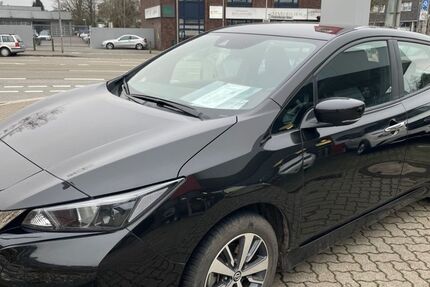 Nissan Leaf 20.854 km 15.590 € Lübeck 23554