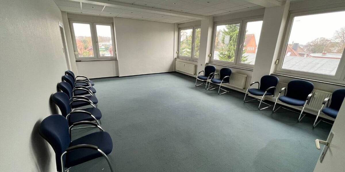 Gewerbeobjekt Lübeck St. Gertrud - 6 Zimmer, 400 m&sup2;, 2.800&euro; | Angebot:25798667