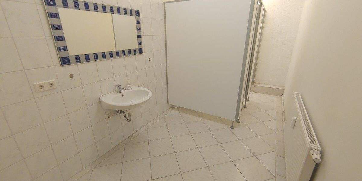 Gewerbeobjekt Lübeck / Genin St. Jürgen - 5 Zimmer, 160 m&sup2;, 850&euro; | Angebot:23952814