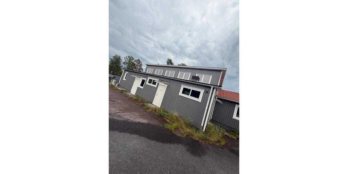Einfamilienhaus Groß Grönau - 18 Zimmer, 2.000 m&sup2;, 175.000&euro; | Angebot:26826353