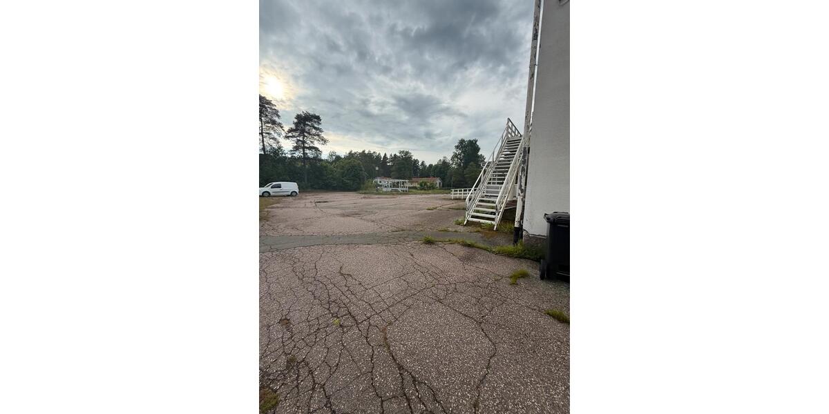 Einfamilienhaus Groß Grönau - 18 Zimmer, 2.000 m&sup2;, 175.000&euro; | Angebot:26826353