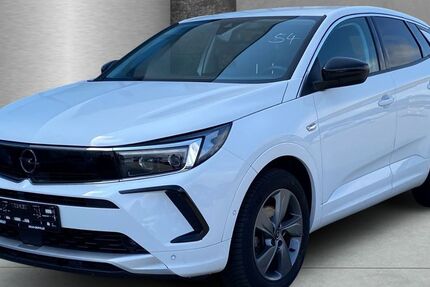 Opel Grandland (X) 31.811 km 19.750 &euro; Reinfeld/ Wesenberg 23858