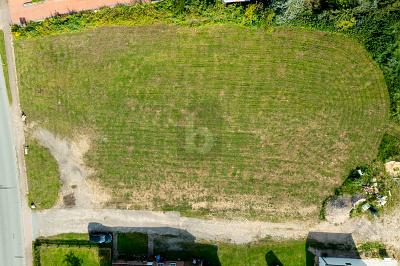 VOLL ERSCHLOSSEN, NATURNAH, ZENTRAL zimmer