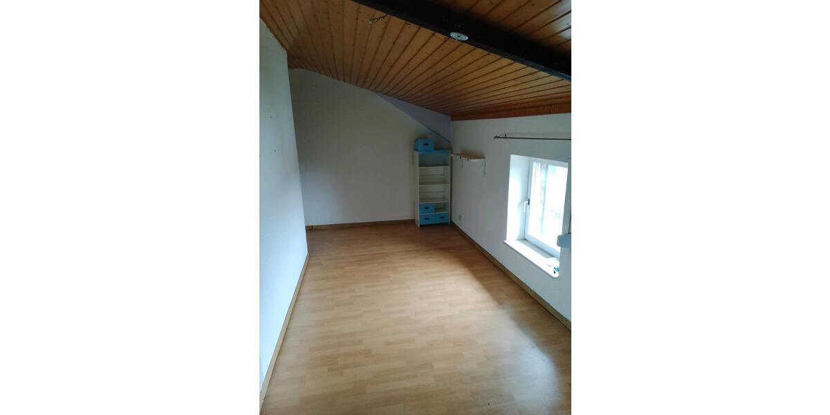 Etagenwohnung Hamberge - 4 Zimmer, 93 m&sup2;, 400&euro; | Angebot:24829550