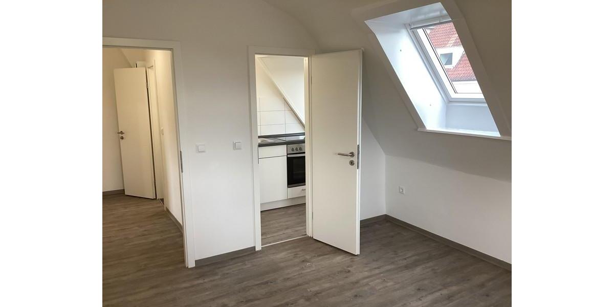 Dachgeschoßwohnung Lübeck Sankt Jürgen - 2.5 Zimmer, 39 m&sup2;, 508&euro; | Angebot:26635399