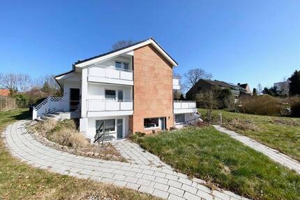 251,91 m² Wfl.-Haus aus 1970, 1 große Whg + 1 Whg + 4 Appartments, auf 1507 m² Grund, 210 m zum Strandweg in Pelzhaken