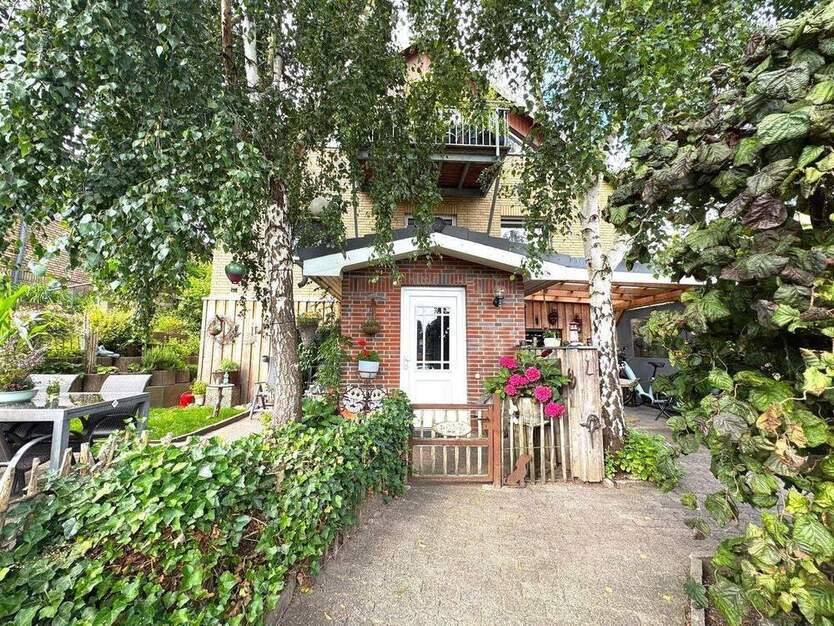 Zweifamilienhaus im Grünen :)
