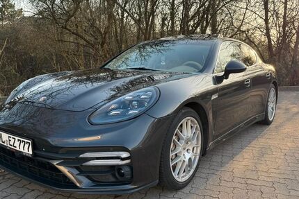 Porsche Panamera 218.026 km 21.900 &euro; Lübeck 23564