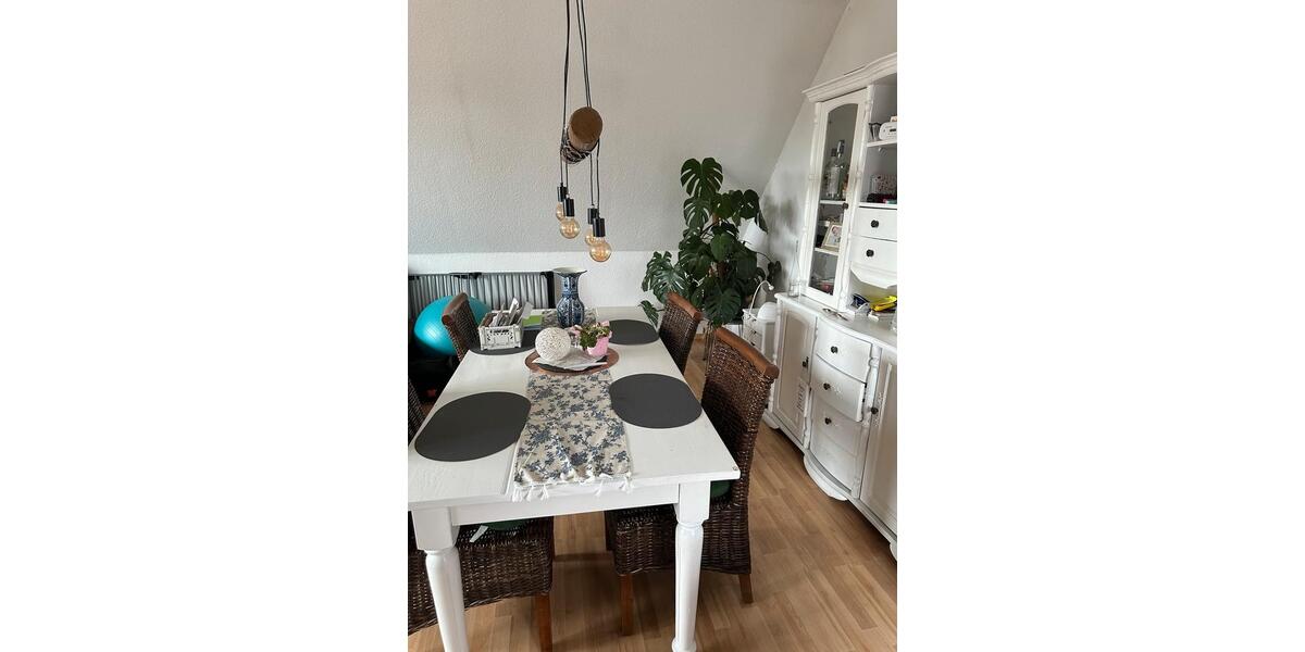 Dachgeschoßwohnung Reinfeld (Holstein) - 4 Zimmer, 100 m&sup2;, 1.000&euro; | Angebot:25269352