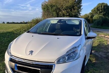 Peugeot 208 101.000 km 5.499 &euro; Stockelsdorf 23617