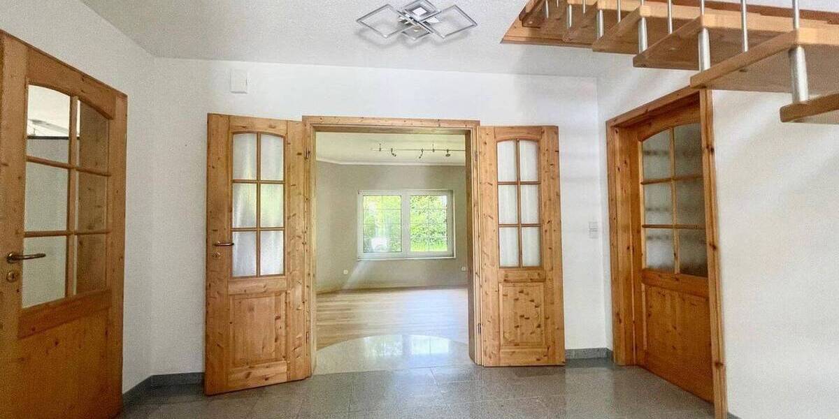 Einfamilienhaus Reinfeld - 7 Zimmer, 250 m&sup2;, 525.000&euro; | Angebot:26790523