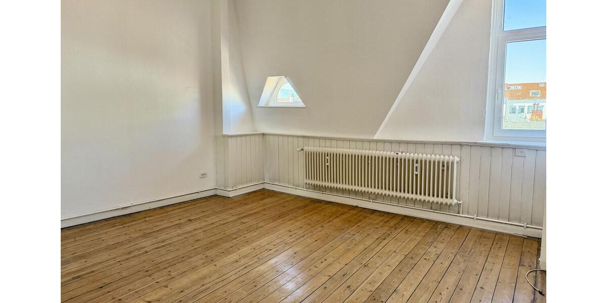 Dachgeschoßwohnung Lübeck Innenstadt - 4.5 Zimmer, 122 m&sup2;, 1.900&euro; | Angebot:26296726