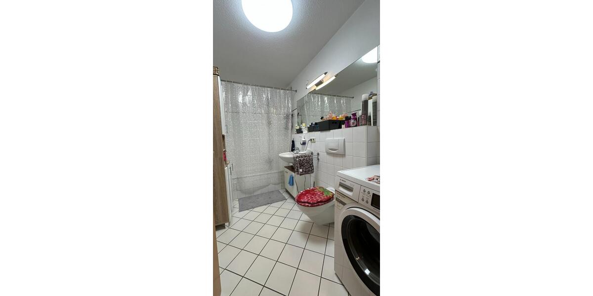 2-Zimmer-Wohnung im DG großzüg, hell, freundlich mit Carport 2 zimmer