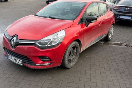 Renault Clio 93.000 km 8.890 &euro; Bad Segeberg 23795