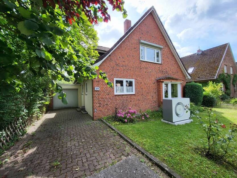 Zentrale 2-Zimmer EinliegerWohnung mit Gartennutzung in Lübeck - St. Gertrud - Roonstraße