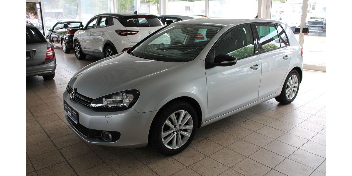 VW Golf 98.855 km 9.490 &euro; Bad Oldesloe 23843