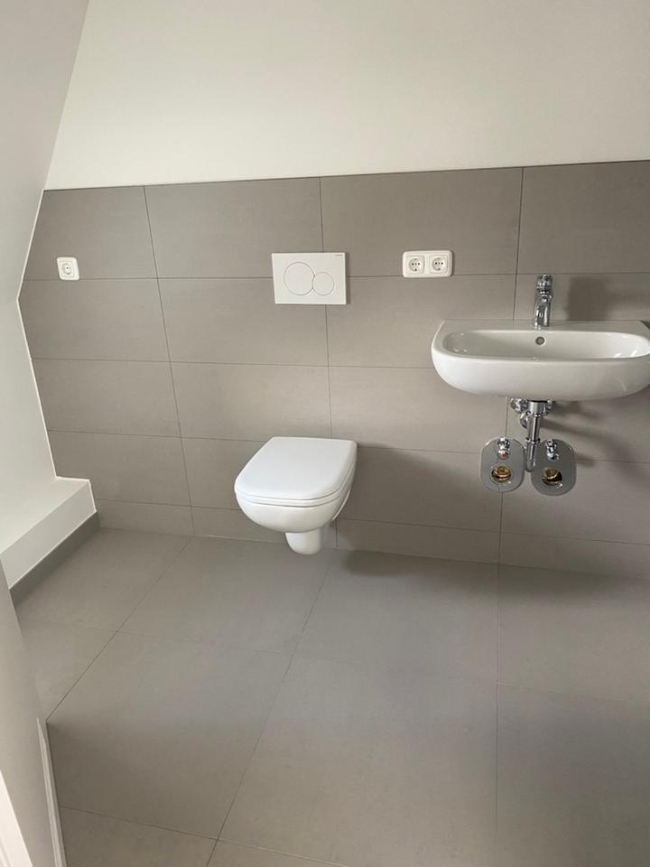 Charmante Altbau-Dachgeschosswohnung mit Einbauküche zimmer