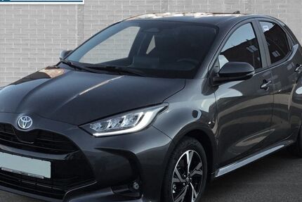 Toyota Yaris 2.678 km 23.990 &euro; Lübeck 23566