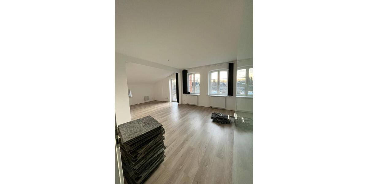 Moderne Dachgeschosswohnung in klein Rönnau 3 zimmer